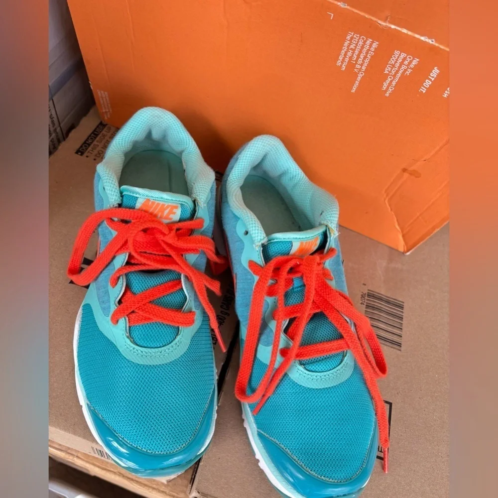 Nike women’s Running Sneakers